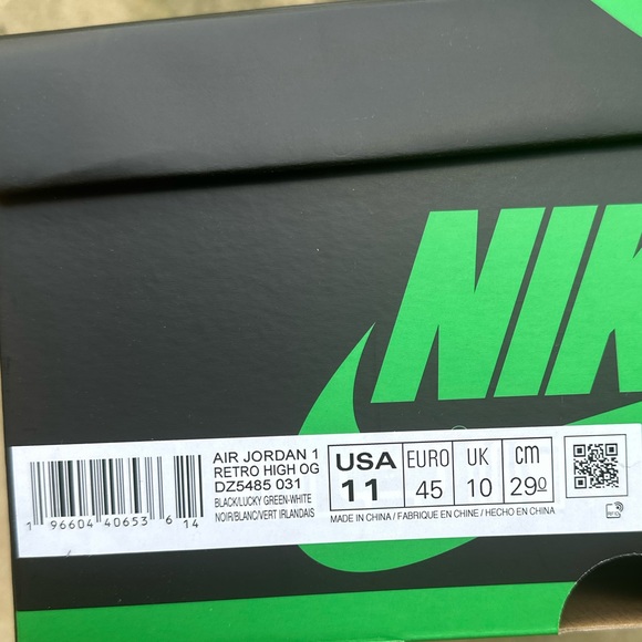 Air Jordan 1 Retro High OG - Picture 4 of 15